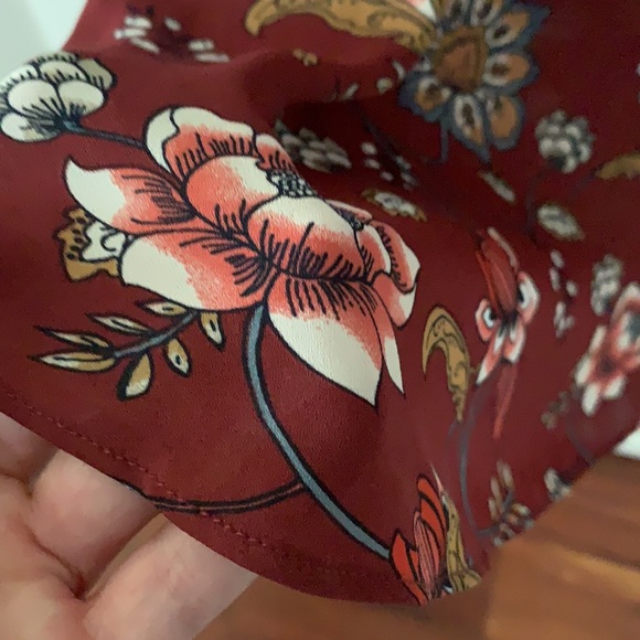 NWT loft outlet floral blouse - Picture 3 of 7